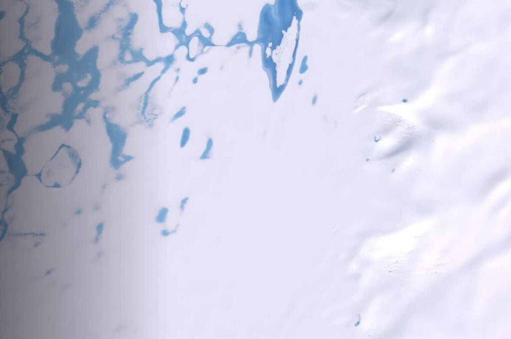 Smeltwater en sneeuwpap op Antarctica