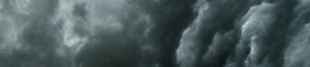 Donkere wolken